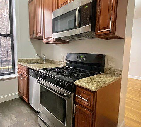 5th image of 171 W 81st St APT 1C