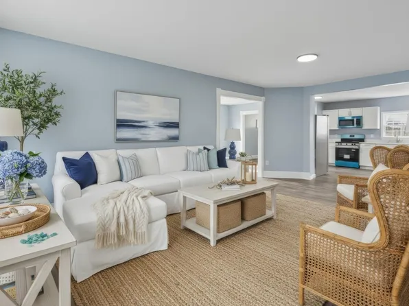 3 Birch Ave, Plymouth, MA 02360