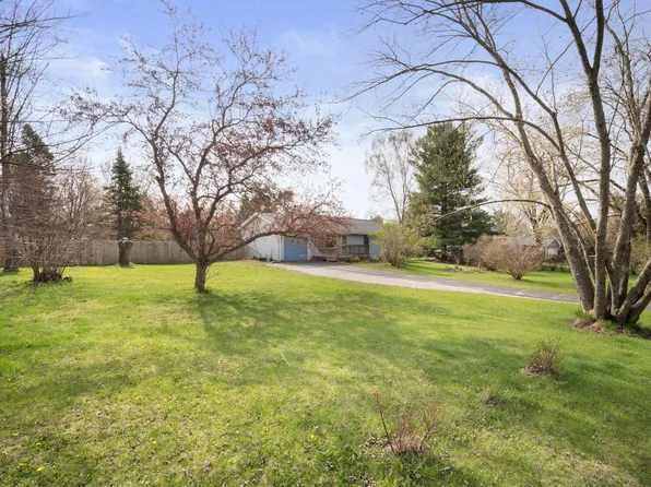 W305S8026 Ellen DRIVE, Mukwonago, WI 53149