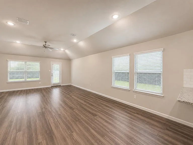 3428 Flatiron Dr — Photo 9
