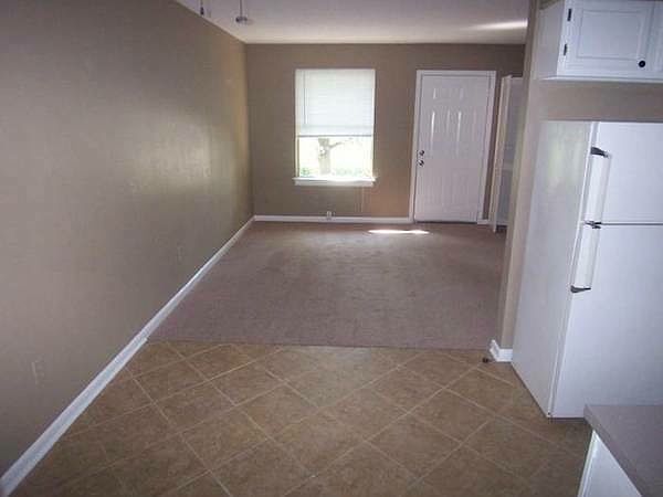 1st image of 803 N Van Buren St APT 3