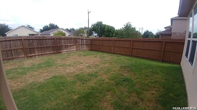 3 bed, 2.0 bath, 1643 sqft, $1,800 — Photo 2