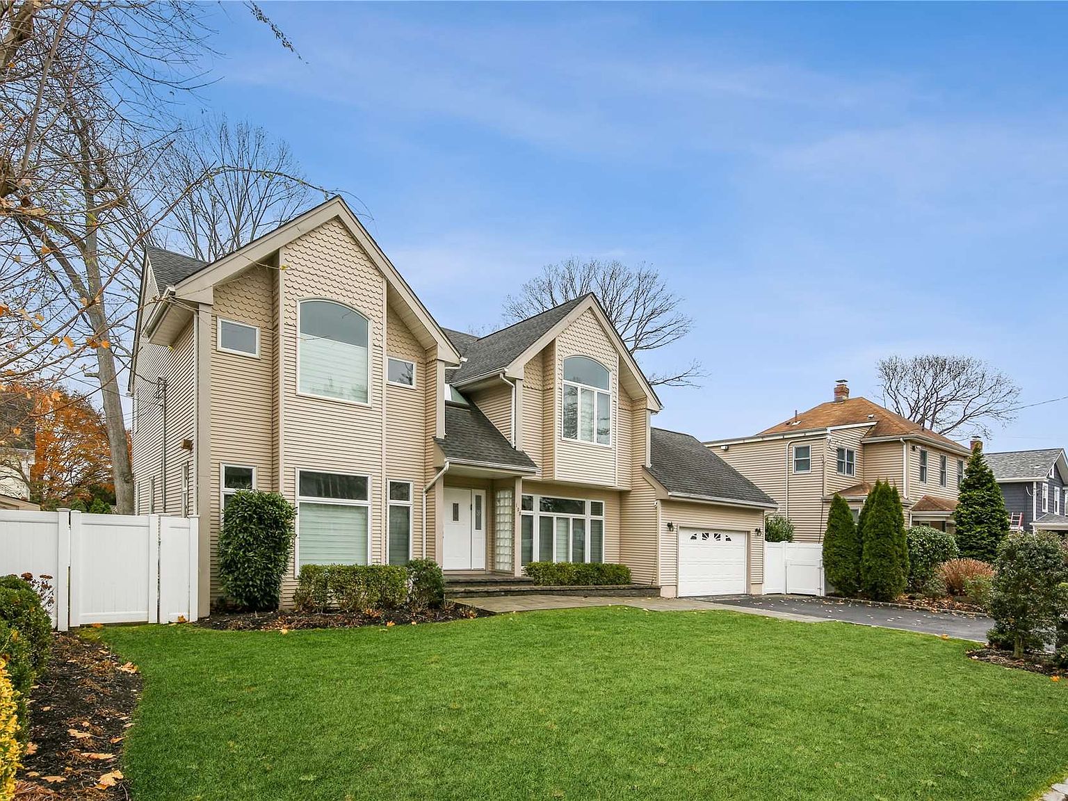 188 Forest Street, Roslyn Heights, NY 11577 Zillow