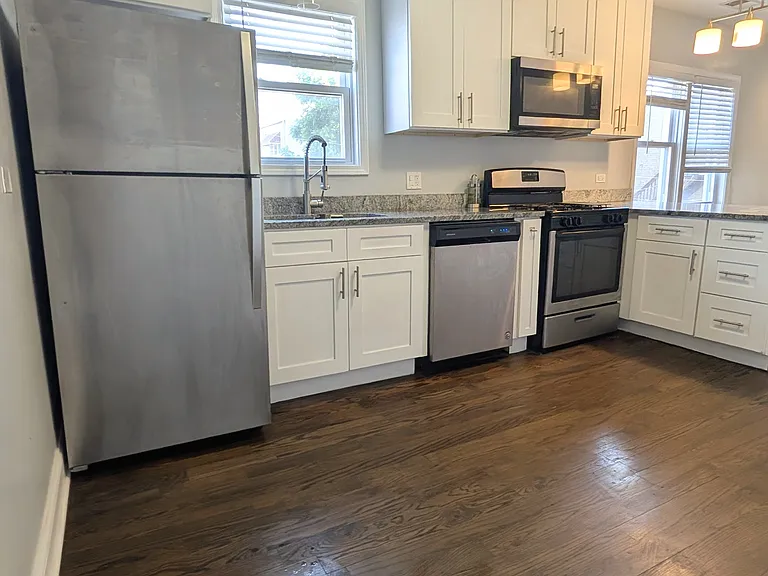 2455 N Austin Ave #2 — Photo 2