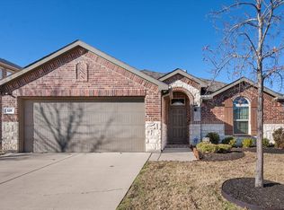 525 Peach Ln, Burleson, TX 76028