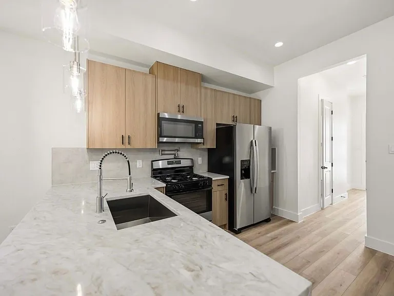 7977 Angus — Photo 3