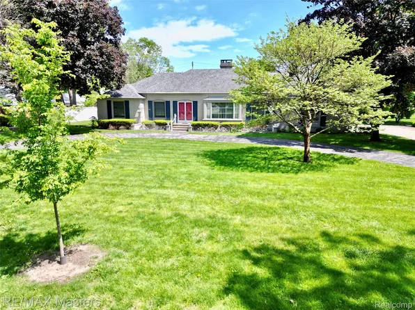 1314 Hollywood Dr, Monroe, MI 48162