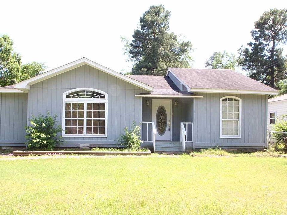 1st image of 828 Singapore Dr