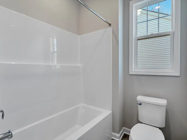 7401 Kings Pointe Dr — Photo 15