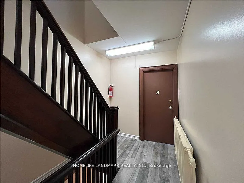 Building Photo - 2398 Bloor St W #1