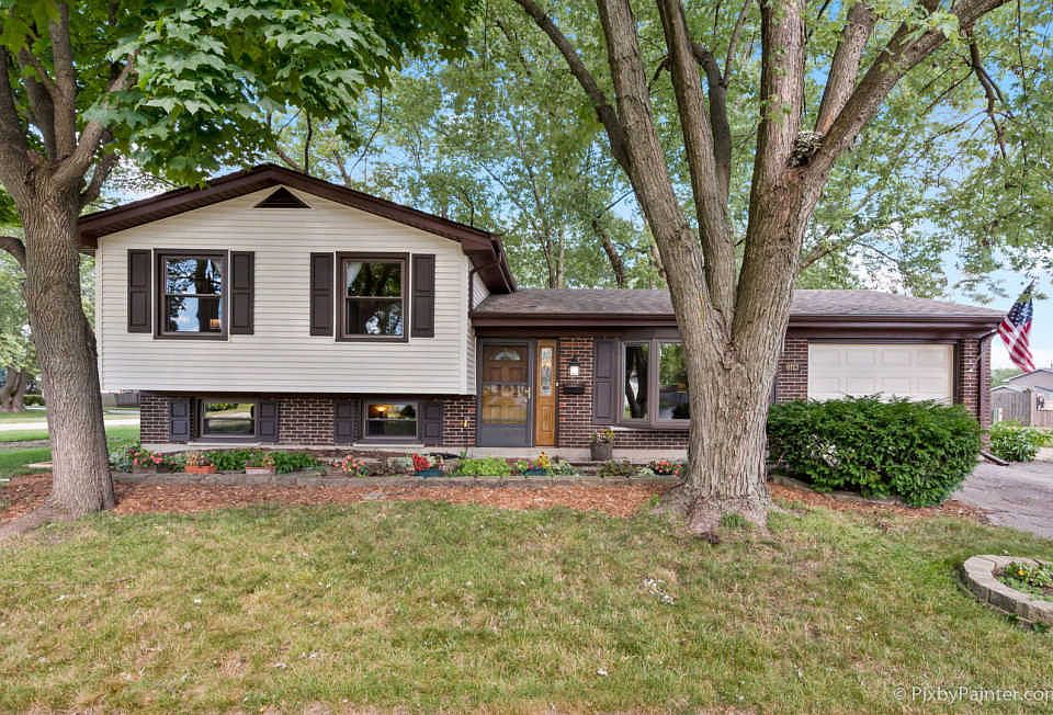 1st image of 8113 S Carnaby Ct