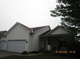 904 Abbey Rd, Northfield, MN 55057