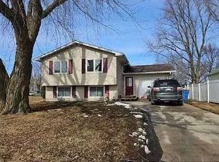 118 3rd St SE, Blooming Prairie, MN 55917