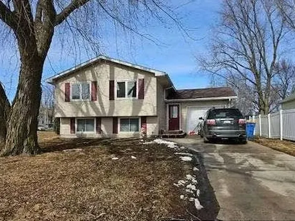 118 3rd St SE, Blooming Prairie, MN 55917