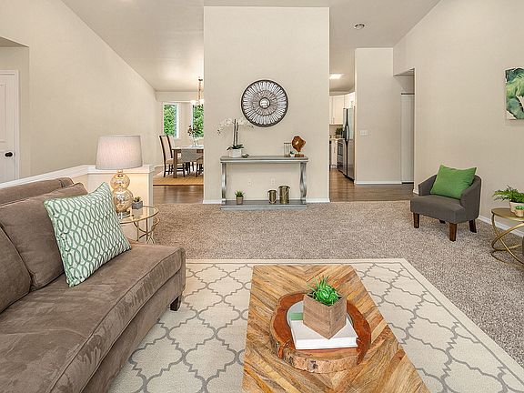 5th image of 459 Meadow Dr SE