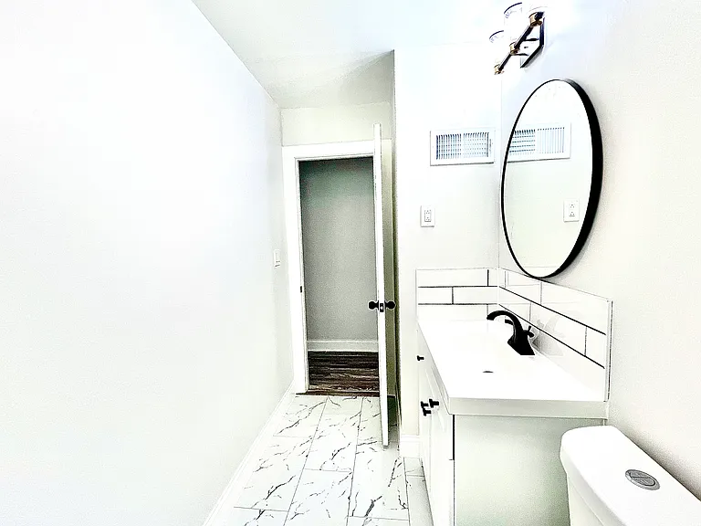 2242 N Lavergne Ave — Photo 13