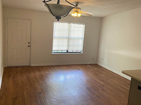 4th image of 214 White Dr