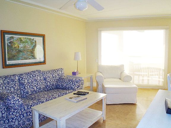 3rd image of 220 W Cora Lee Dr #201