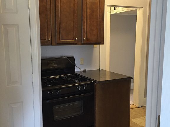 5th image of 311 S Lewis St Unit 1-3