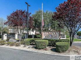 62 Village Circle Dr, Lompoc, CA