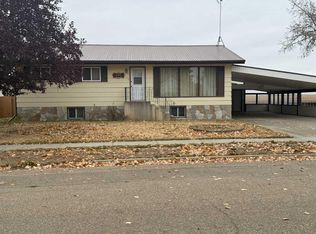 305 W 2nd St E, Foremost, AB T0K0X0