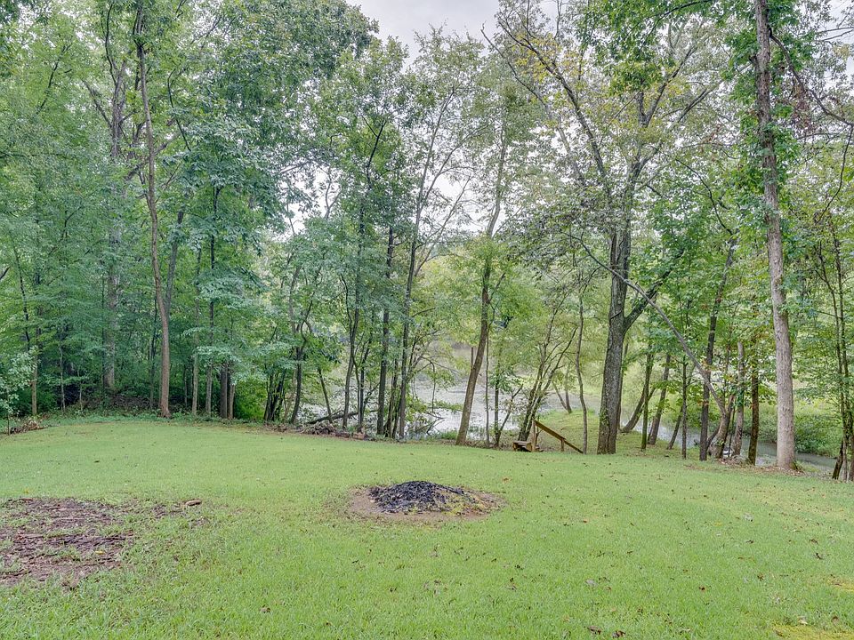 1st image of 2613 Lakeland Dr