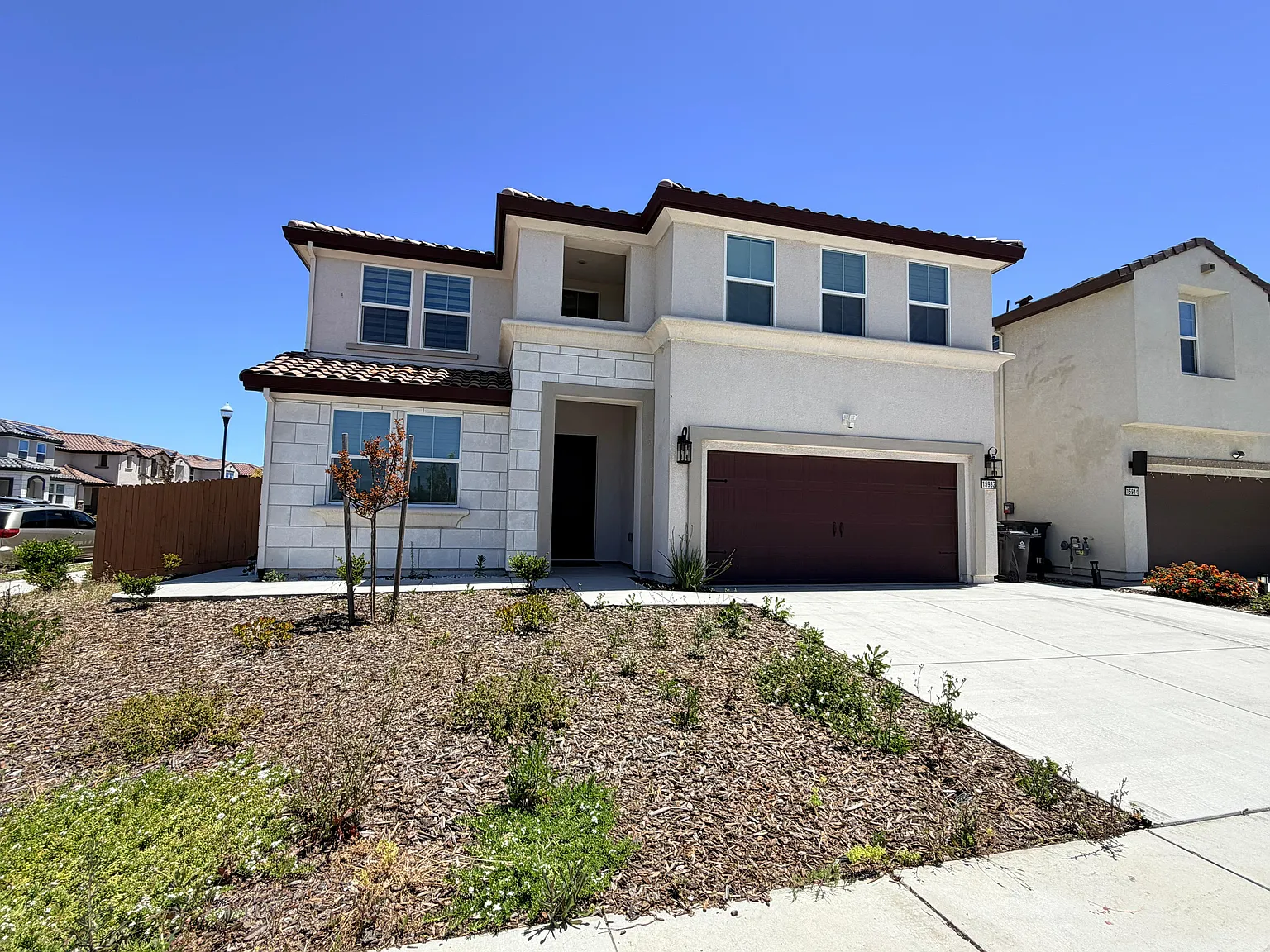 5 bed, 2823 sqft, $3,300 — Photo 1