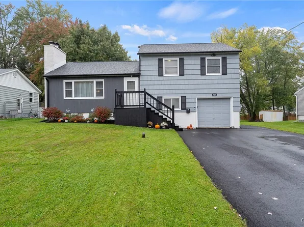 321 Wells Ave E, North Syracuse, NY 13212