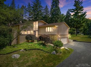 5655 Wing Lake Rd, Bloomfield Hills, MI 48301