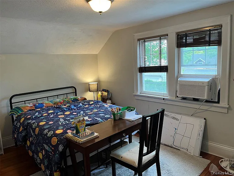 25 Willow Ave — Photo 11