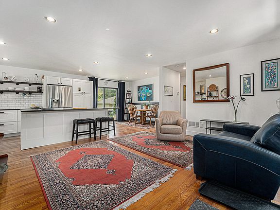 4th image of 543 Jener Pl