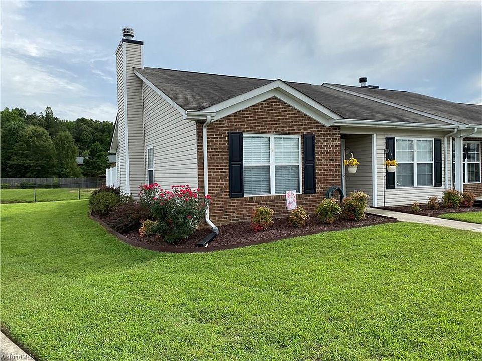 2nd image of 608 Oakmont Cir
