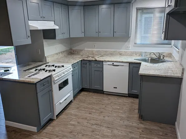 1118 S Edison St, Visalia, CA 93292
