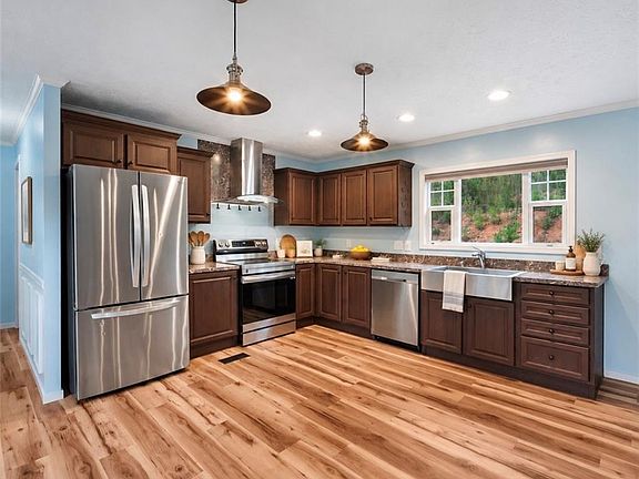 2nd image of 3150 Giles Rd
