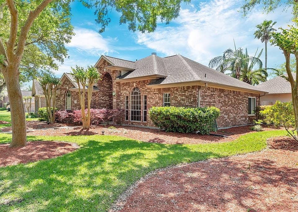 1st image of 4406 Castle Dr