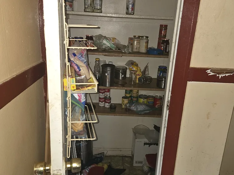 4335 Darby St — Photo 7