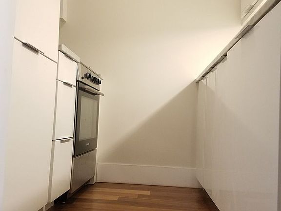 4th image of 200 E 30th St APT 4G