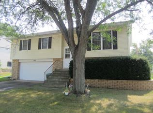 403 Arnold Ave, Streamwood, IL