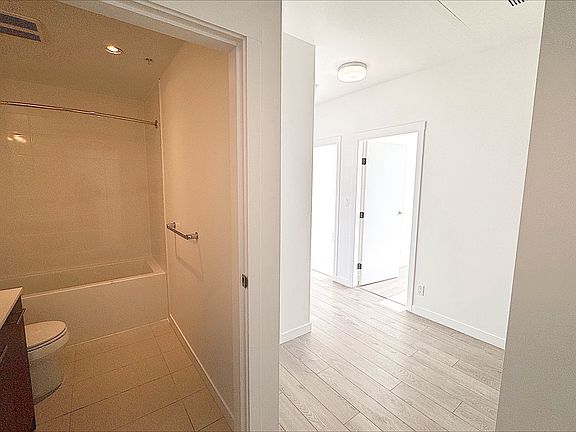 3rd image of 97 W Georgia St #2408