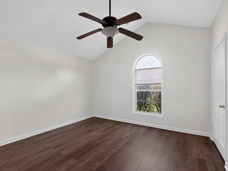 327 Autumn Lake Dr — Photo 11