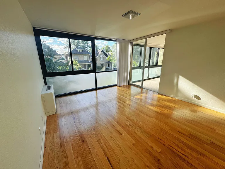 1050 N Corona St #101 — Photo 5