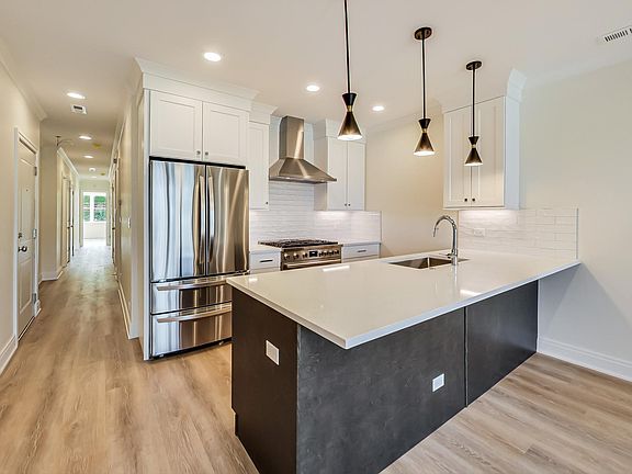 3rd image of 4311 N Western Ave #2