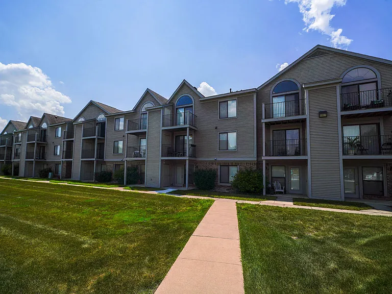Dupont Lakes Apartments — Photo 28