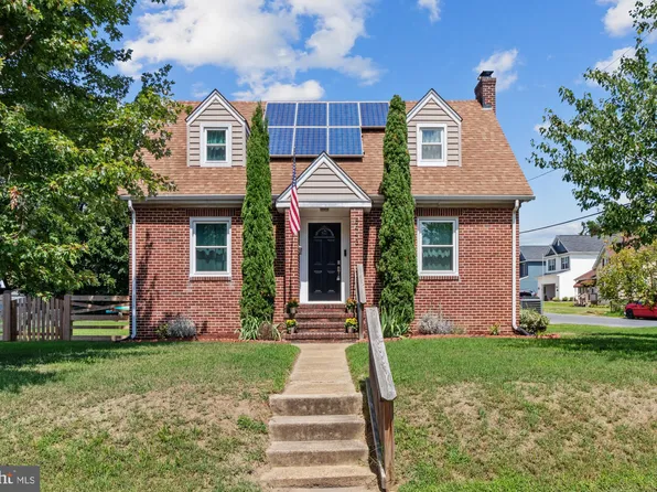 8443 Bay Dr, Pasadena, MD 21122