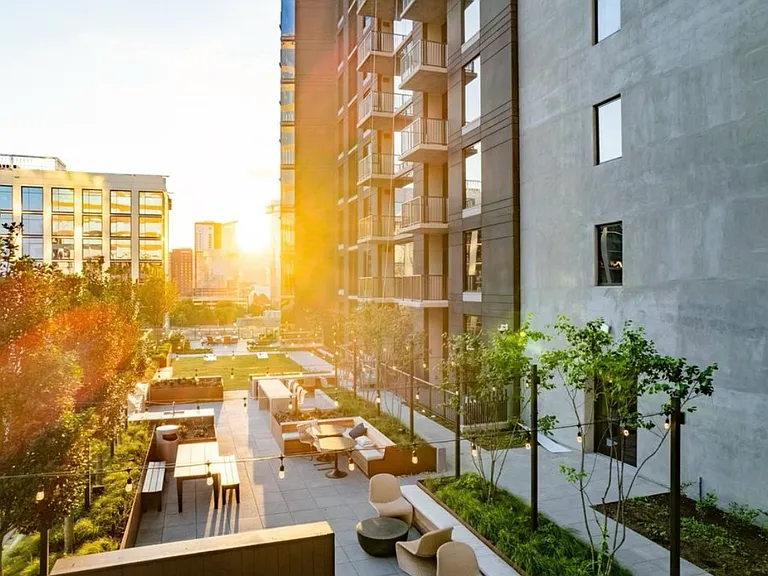1212 Demonbreun St #711 — Photo 4