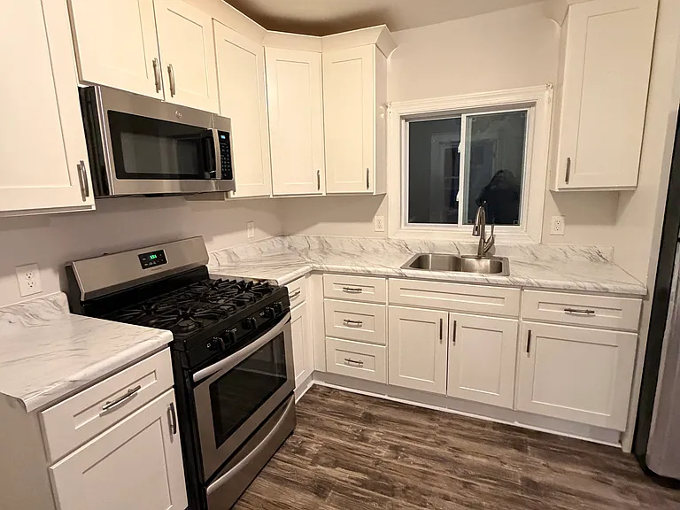 469 Alden St #1 — Photo 2