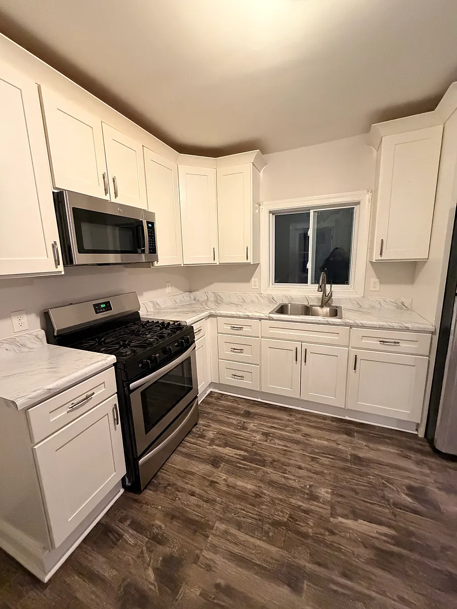 Building Photo - 469 Alden St #1