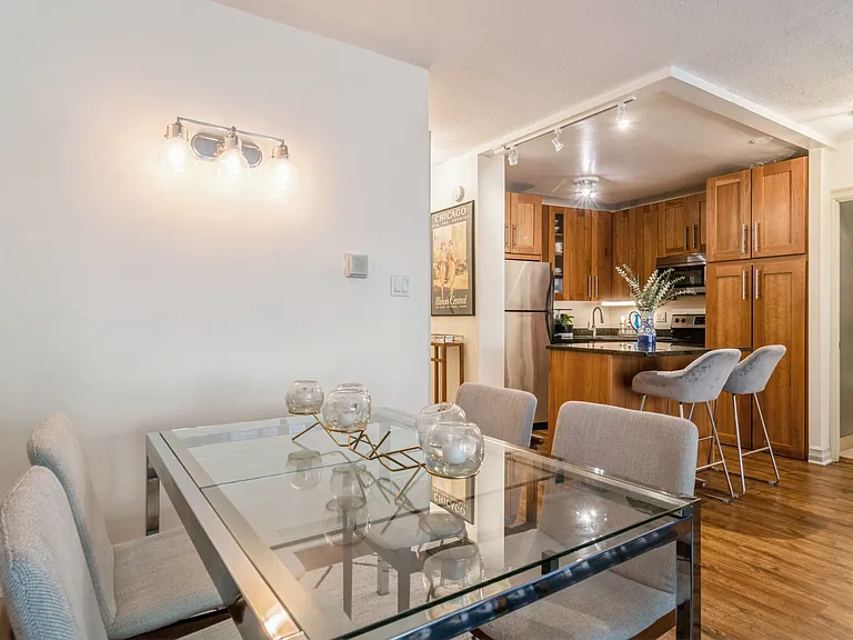 2930 N Sheridan Rd #202 — Photo 9
