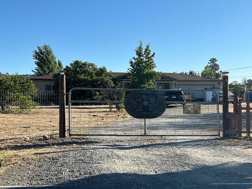 1st image of 4002 Lucas Ln
