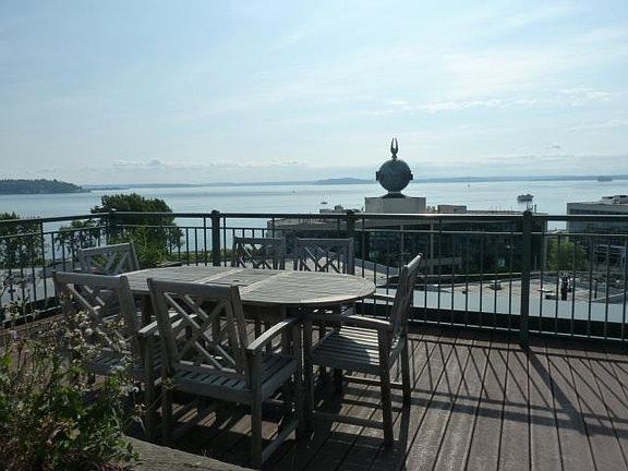 Rooftop deck